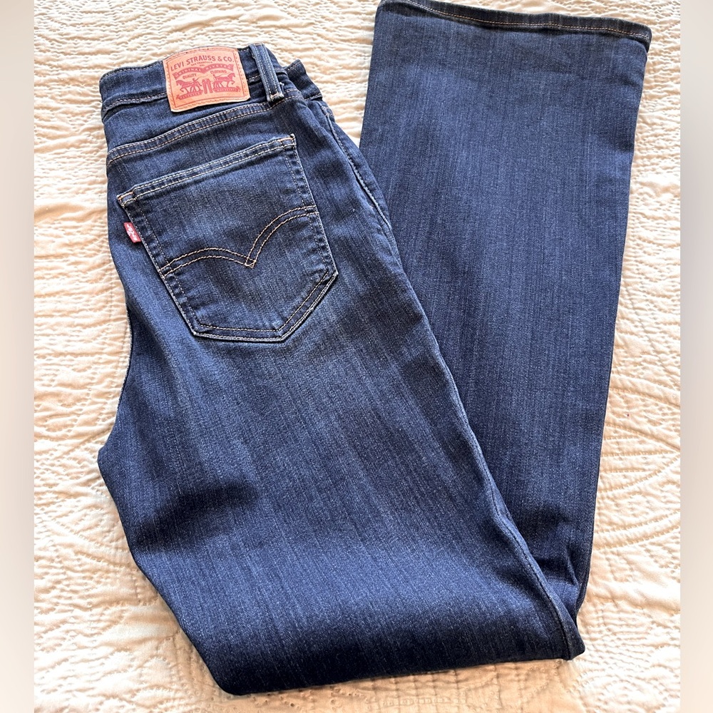 Levi's Women Flare Jeans. worn once